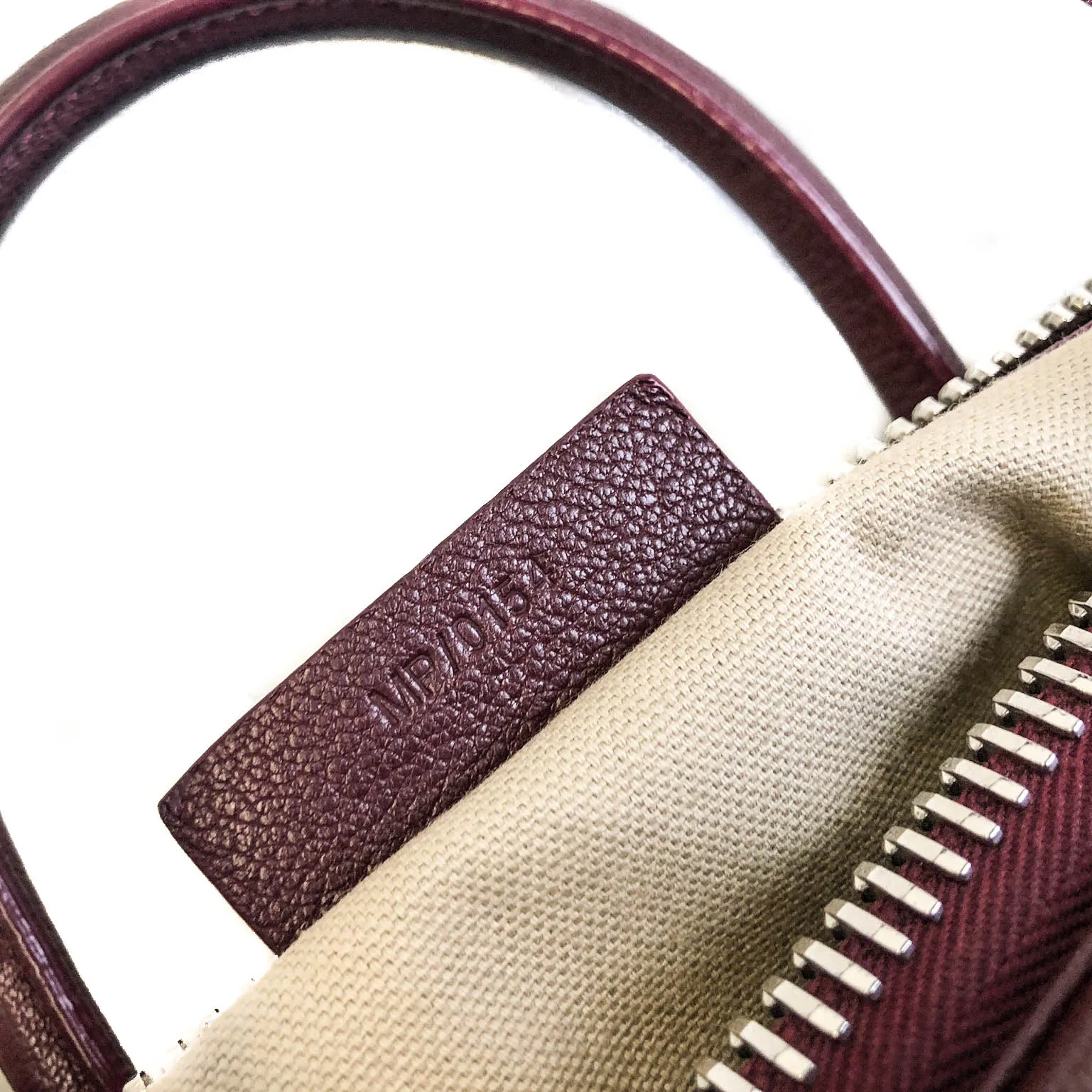 Antigona Medium in Oxblood