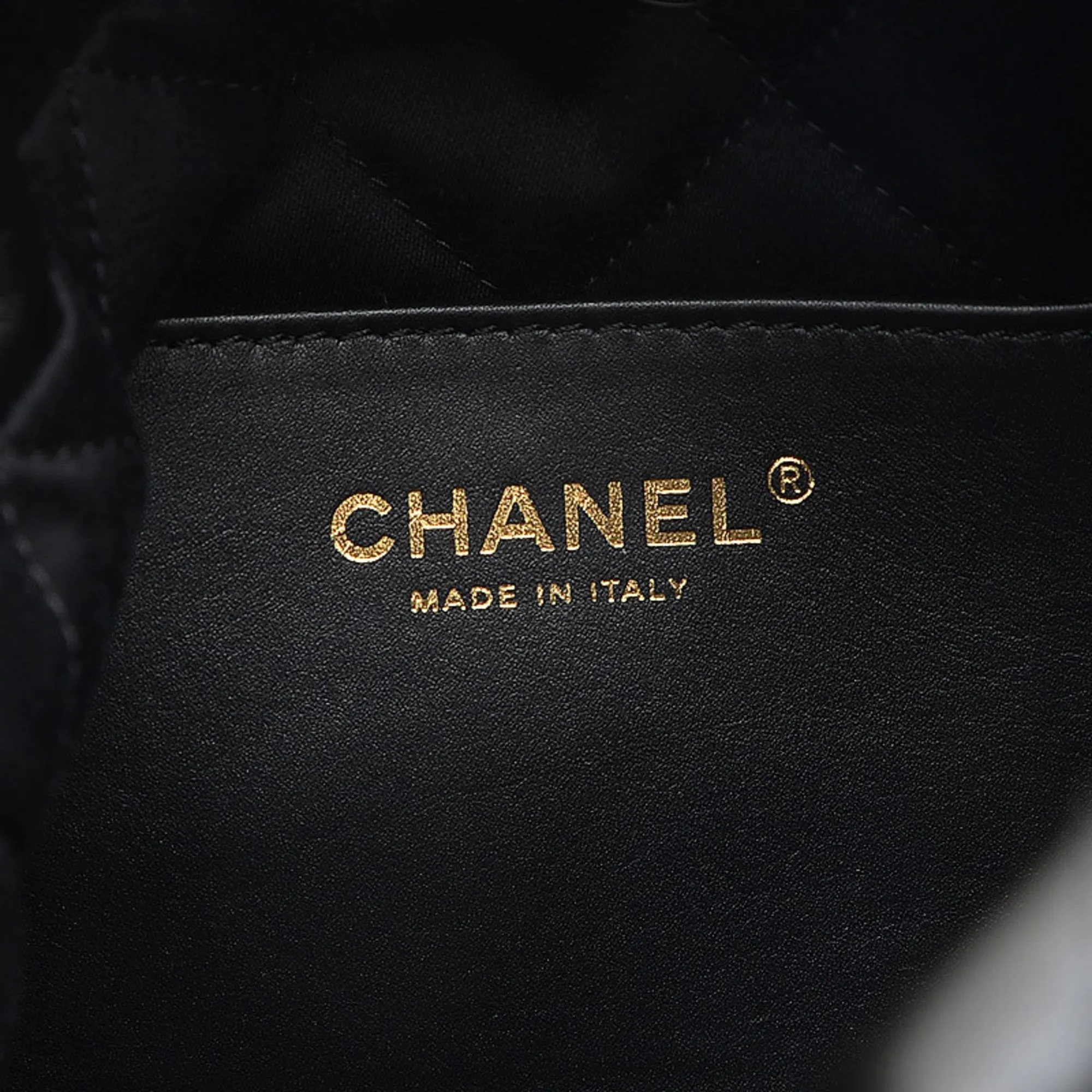CHANEL22 mini handbag chain shoulder calfskin black AS3980